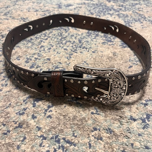 Ariat Accessories - Ariat Brown Tooled Leather Western Belt – Style A1518602 (Size M)